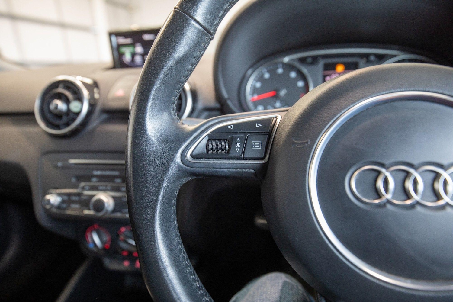 Used Audi A1 for sale - 76824372: Photo 31