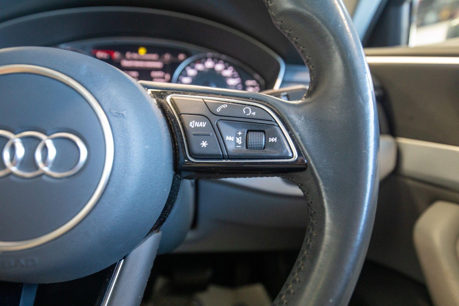 Used Audi A4 2019 for sale - 76824886: Photo 39