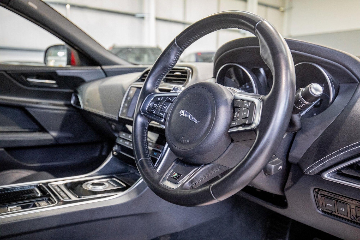 Used Jaguar XE 2018 for sale - 77597929: Photo 18