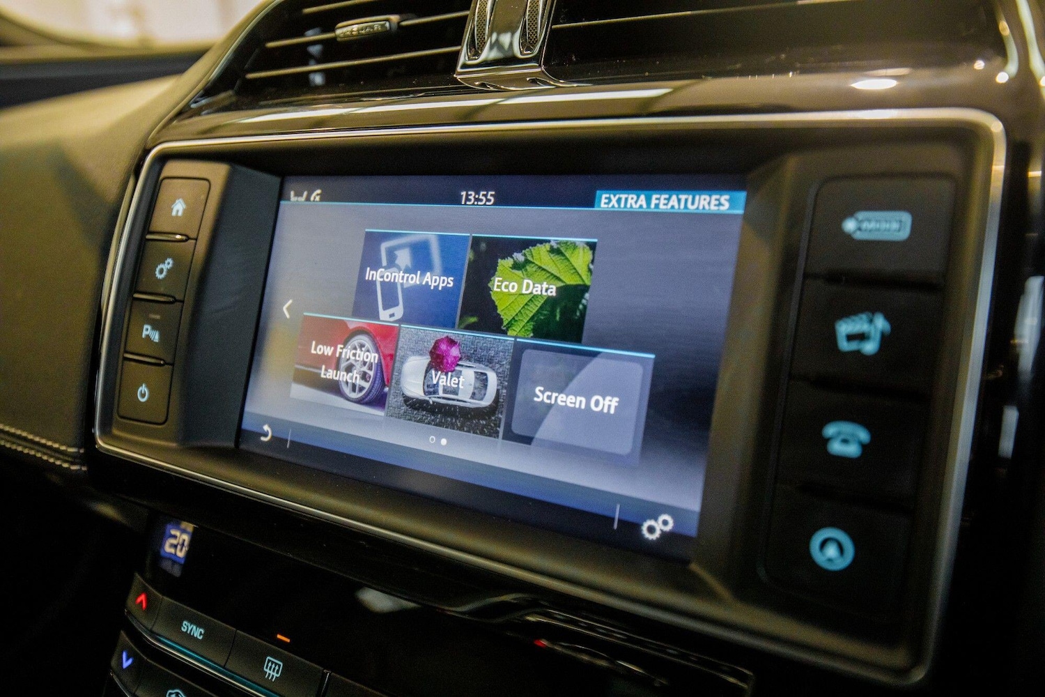 Used Jaguar XE 2018 for sale - 77597929: Photo 25