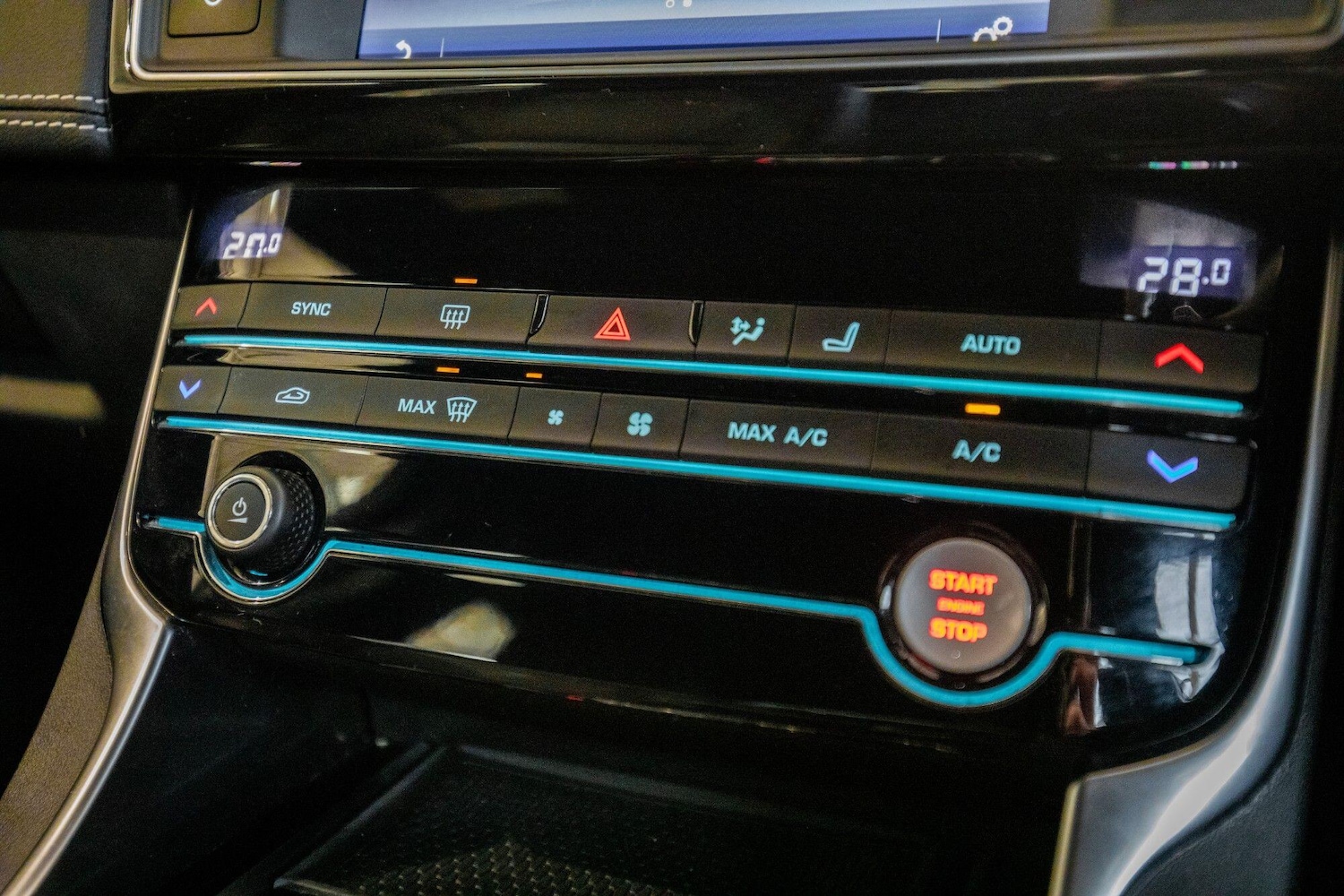 Used Jaguar XE 2018 for sale - 77597929: Photo 27