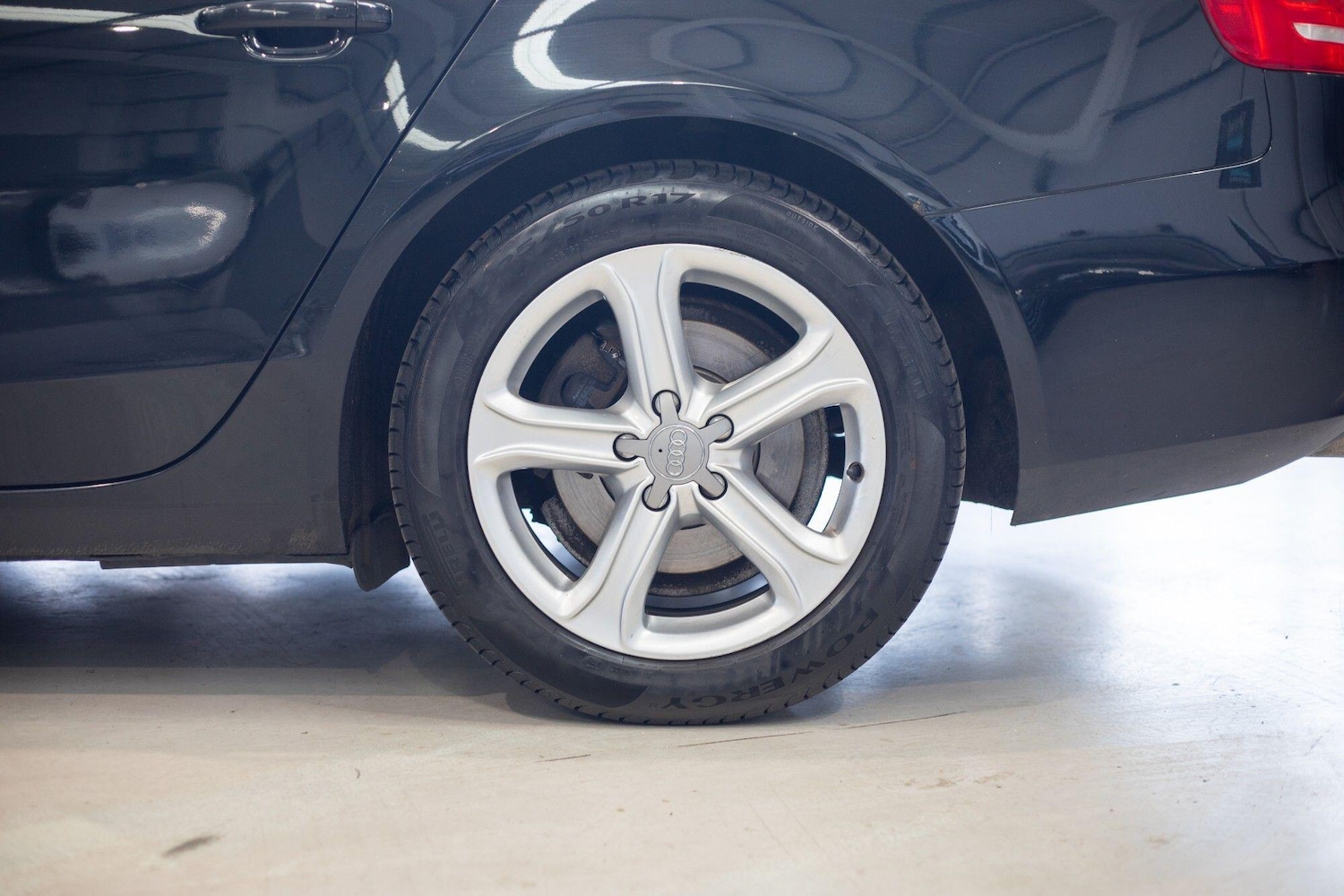 Used Audi A4 2015 for sale - 76865758: Photo 4