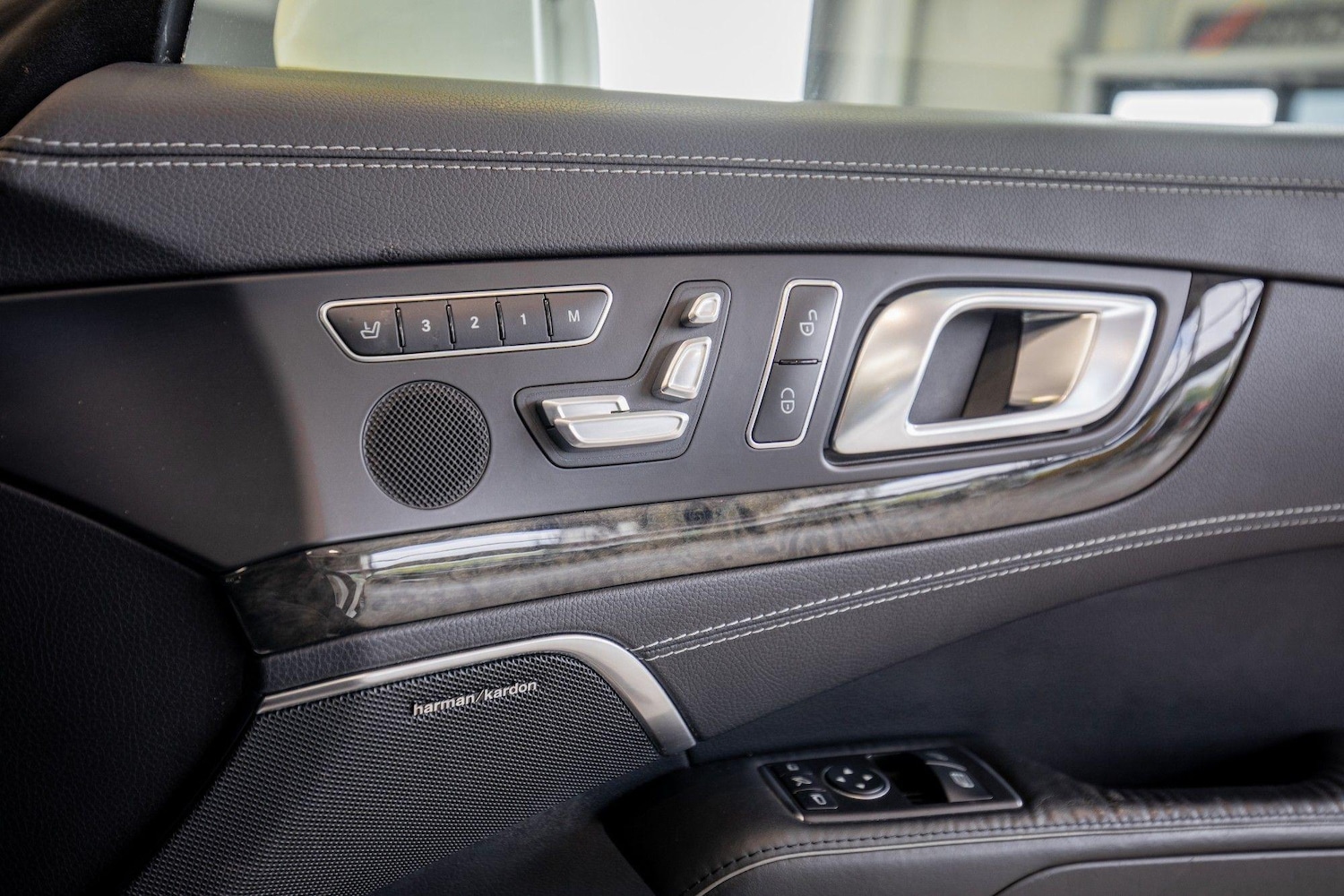 Used Mercedes-Benz SL for sale - 76825006: Photo 17