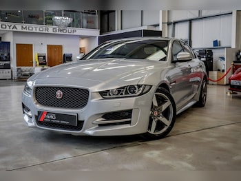 Used Jaguar XE 2017 for sale - 78287686: Photo