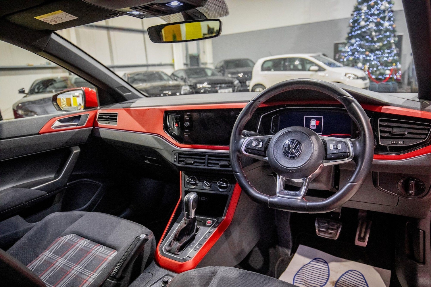 Used Volkswagen Polo 2019 for sale - 77109377: Photo 2