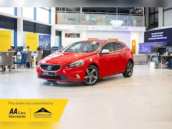 Used Volvo V40 2016 for sale - 76825227: Photo