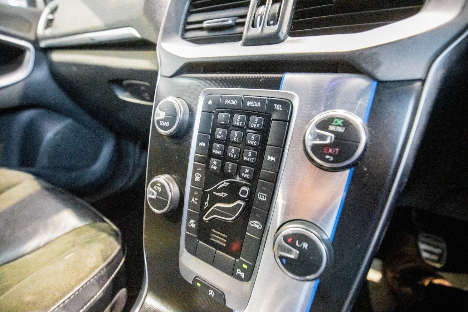 Used Volvo V40 2016 for sale - 76825227: Photo 26