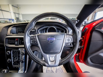 Used Volvo V40 2016 for sale - 76825227: Photo