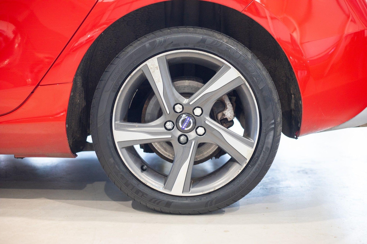 Used Volvo V40 2016 for sale - 76825227: Photo 4