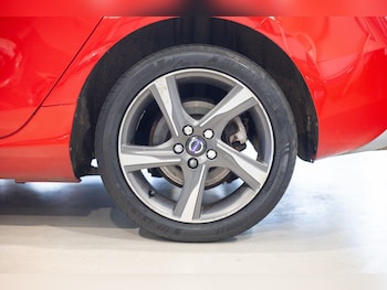 Used Volvo V40 2016 for sale - 76825227: Photo