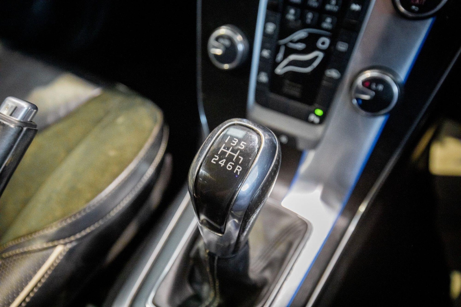 Used Volvo V40 2016 for sale - 76825227: Photo 68