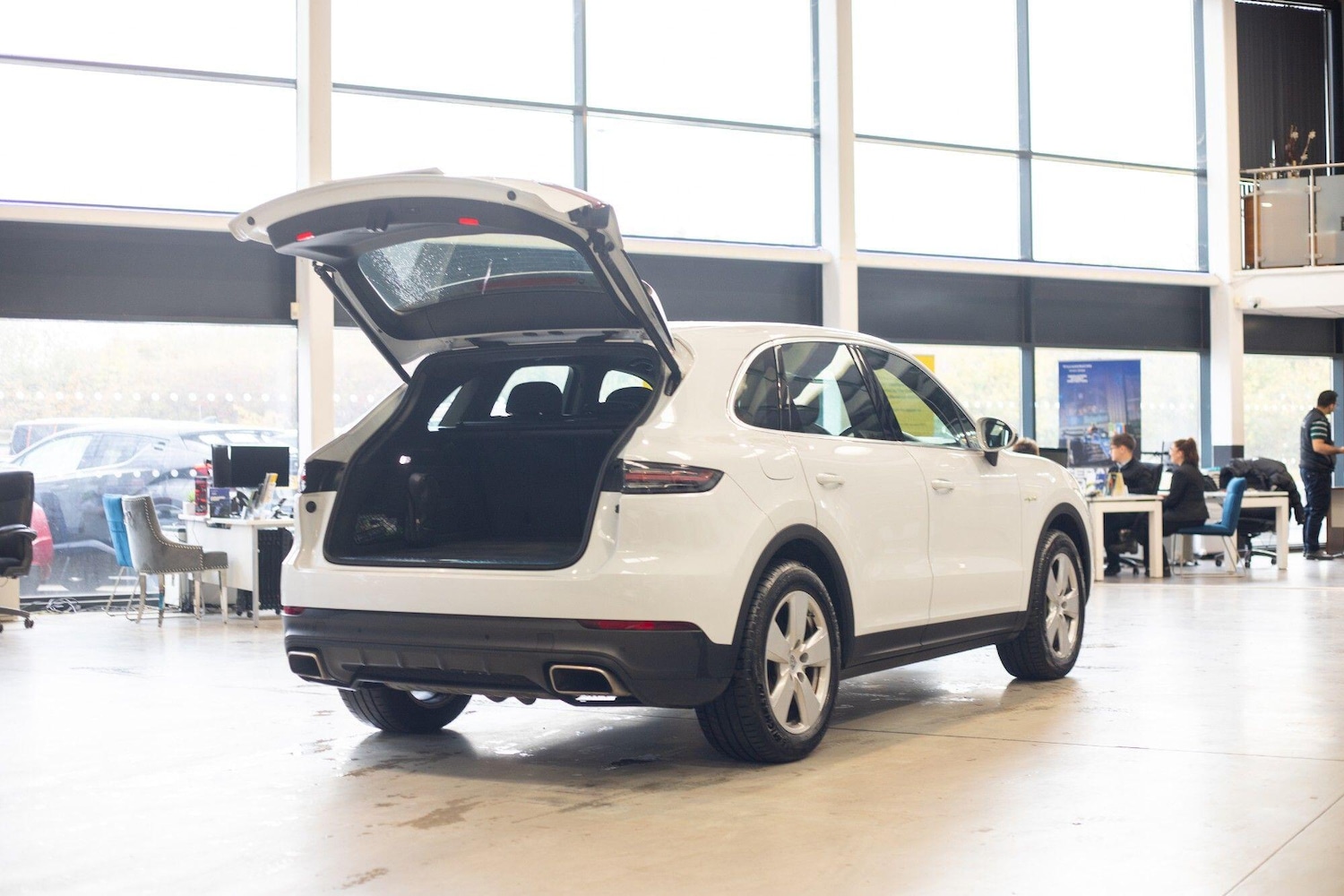 Used Porsche Cayenne for sale - 76824373: Photo 48