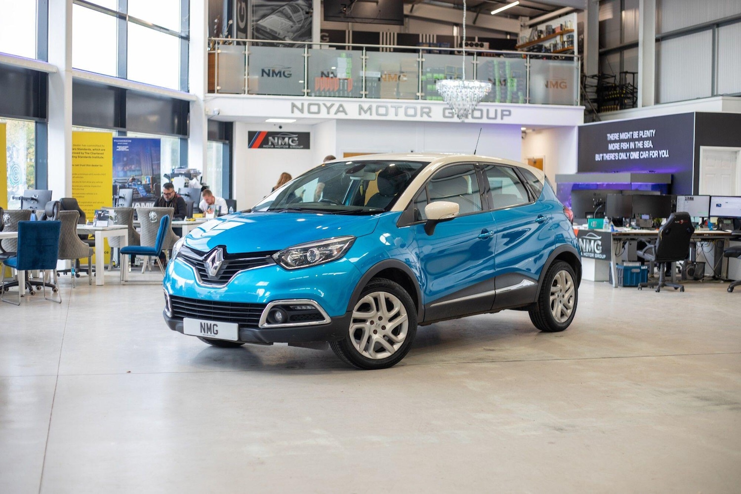 Used Renault Captur for sale - 76824302: Photo 1