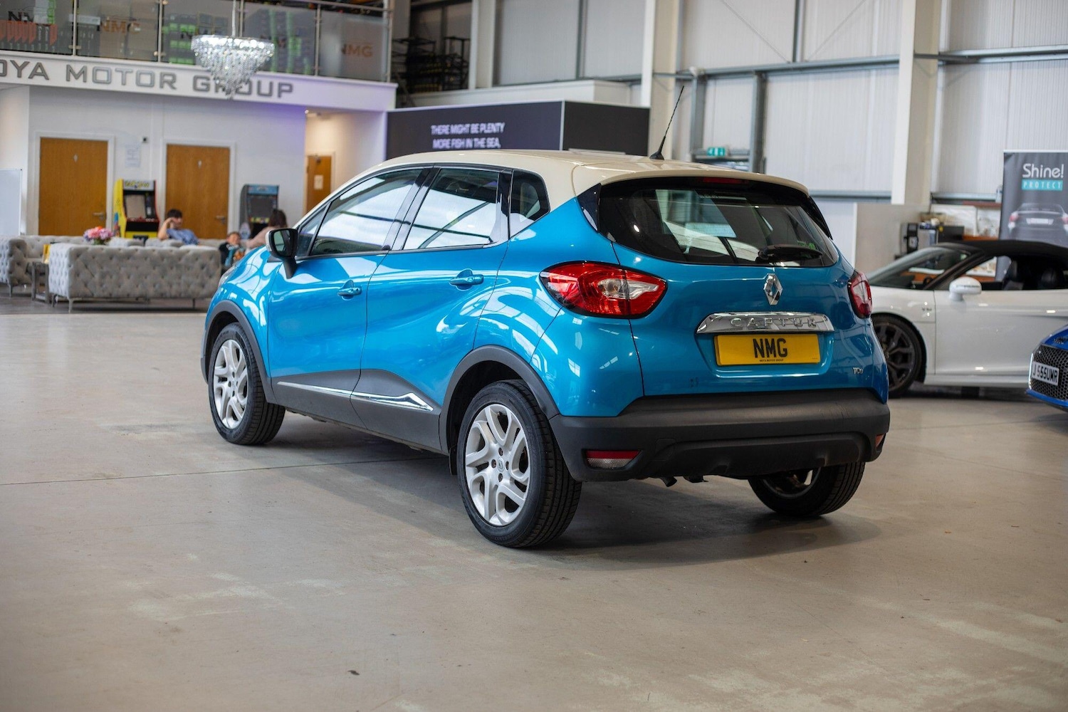 Used Renault Captur for sale - 76824302: Photo 4
