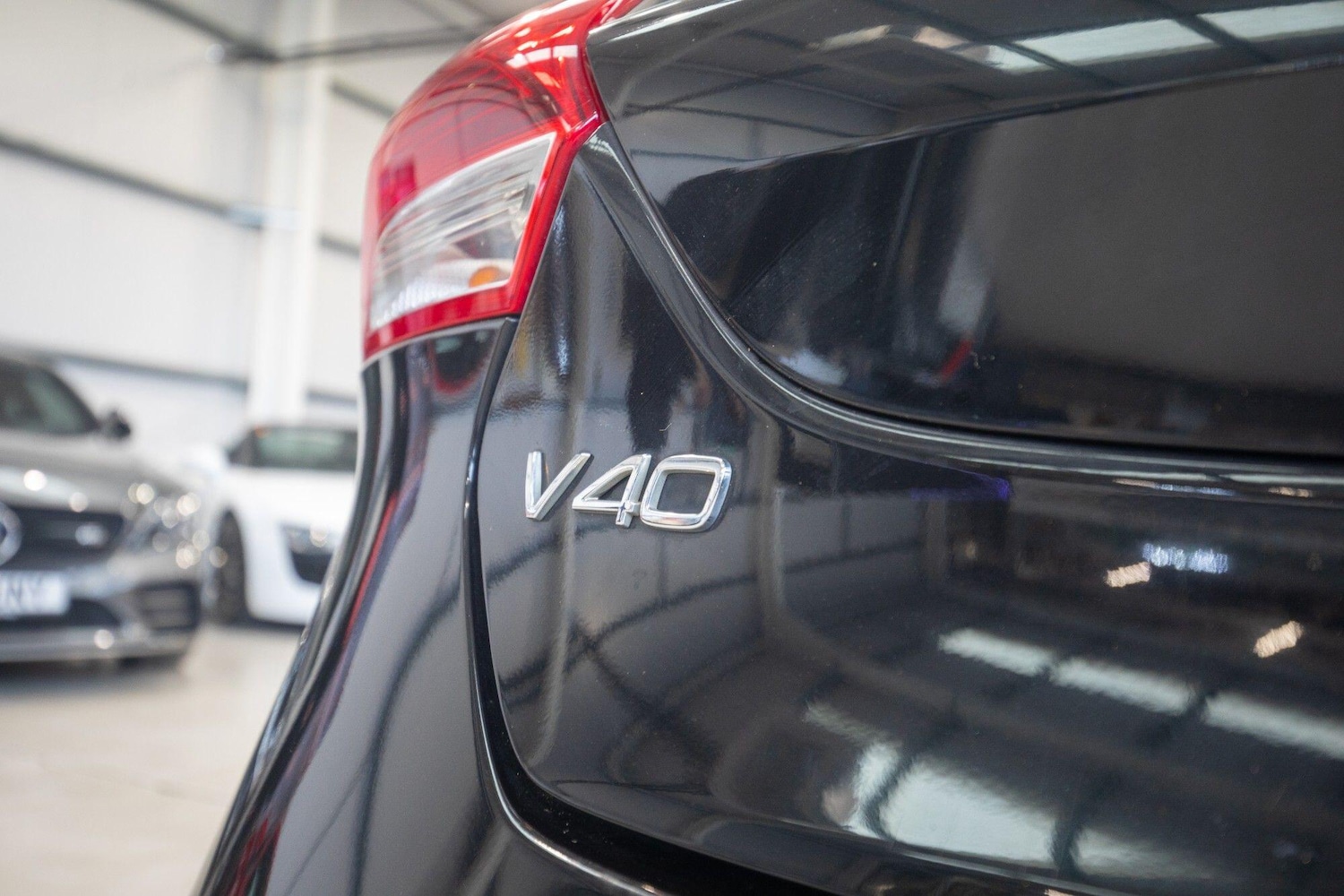 Used Volvo V40 2016 for sale - 77645693: Photo 10