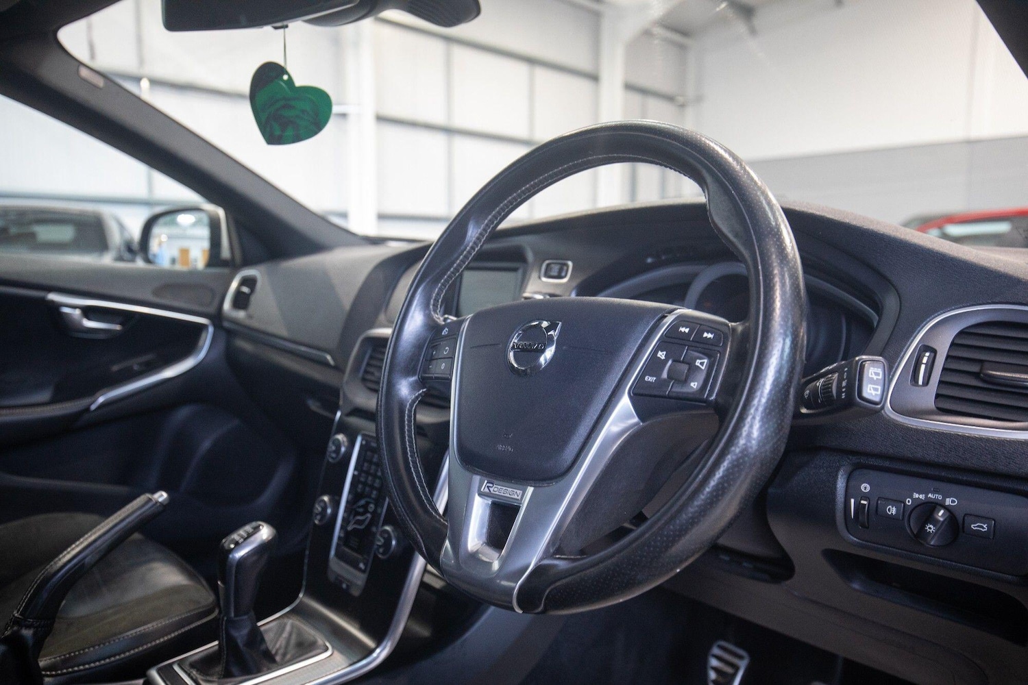 Used Volvo V40 2016 for sale - 77645693: Photo 17