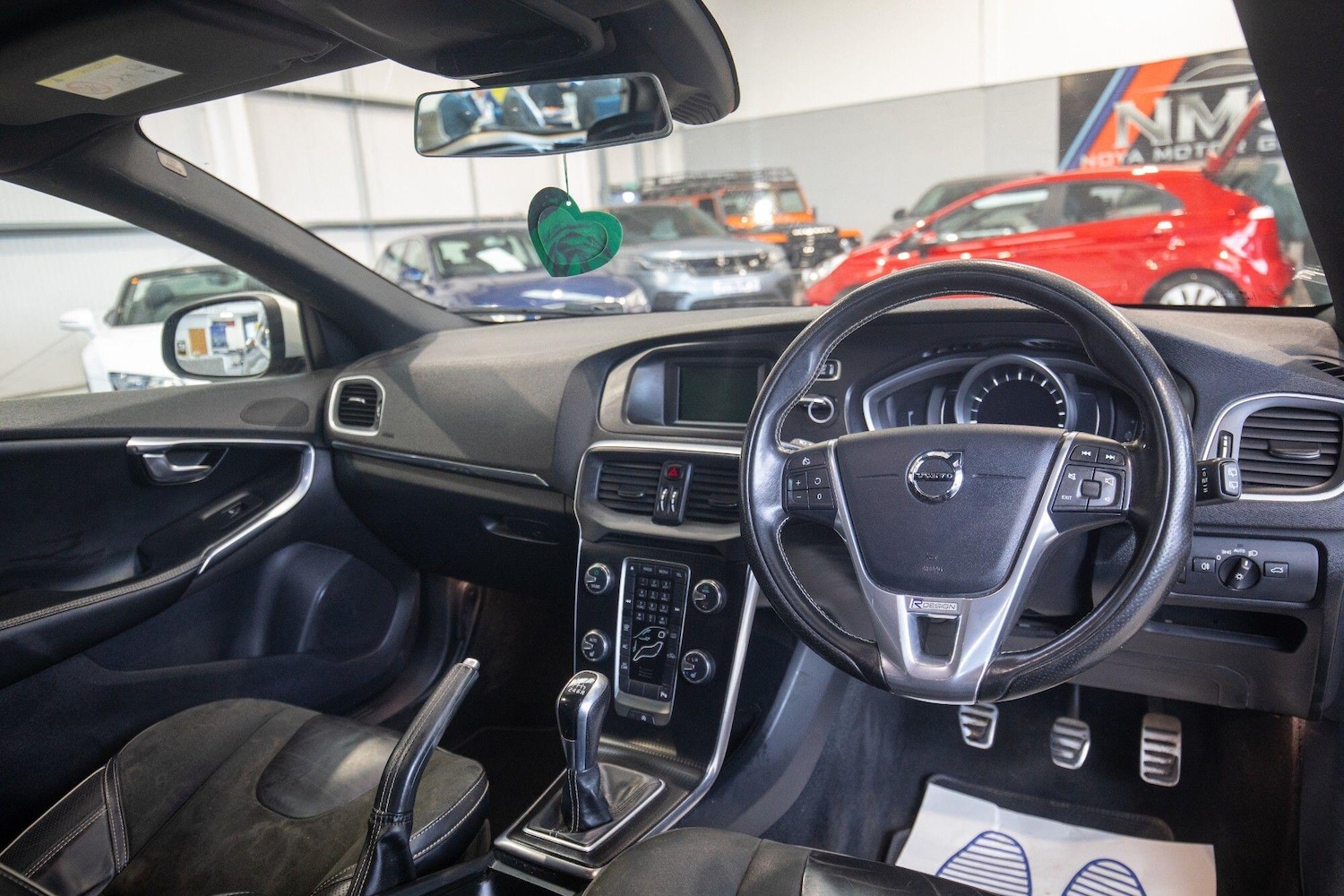 Used Volvo V40 2016 for sale - 77645693: Photo 2