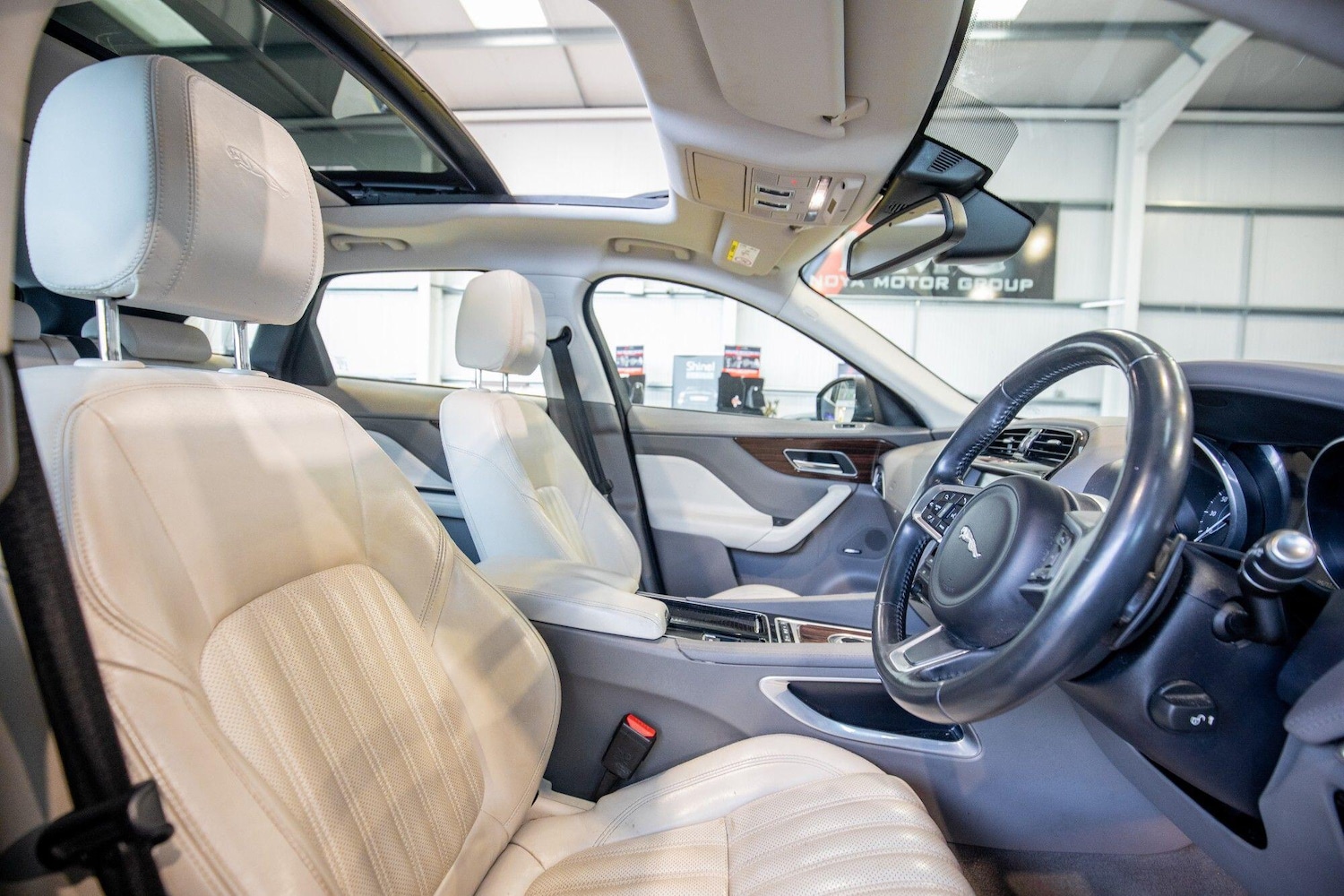 Used Jaguar F-Pace 2017 for sale - 76825162: Photo 15