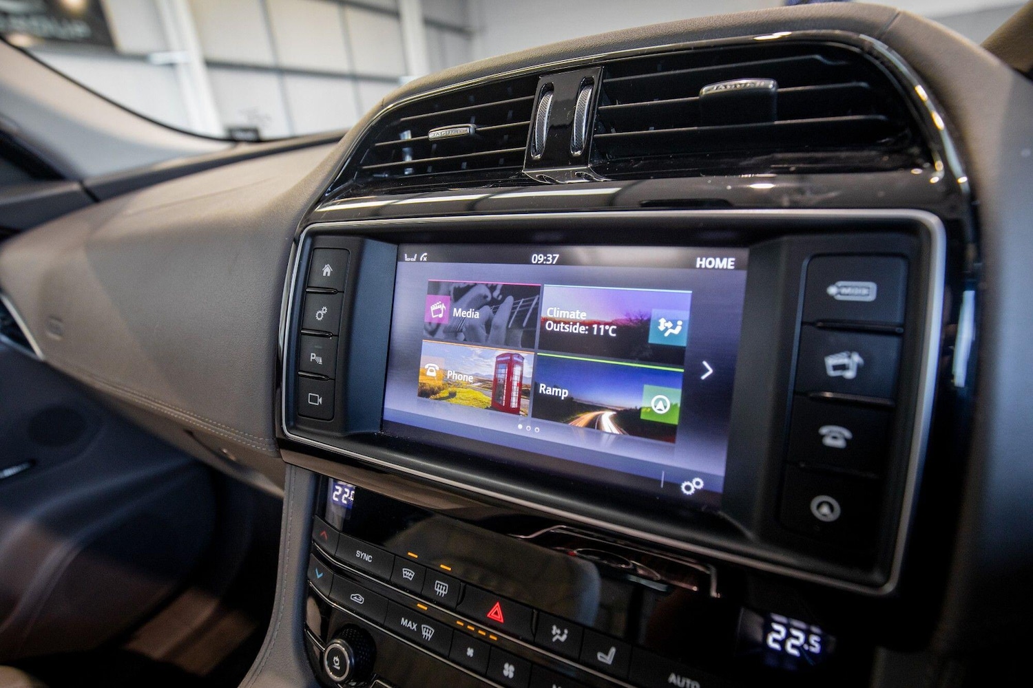 Used Jaguar F-Pace 2017 for sale - 76825162: Photo 23