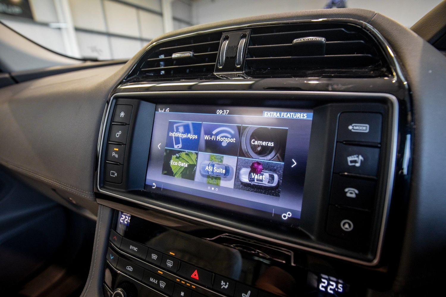 Used Jaguar F-Pace 2017 for sale - 76825162: Photo 25