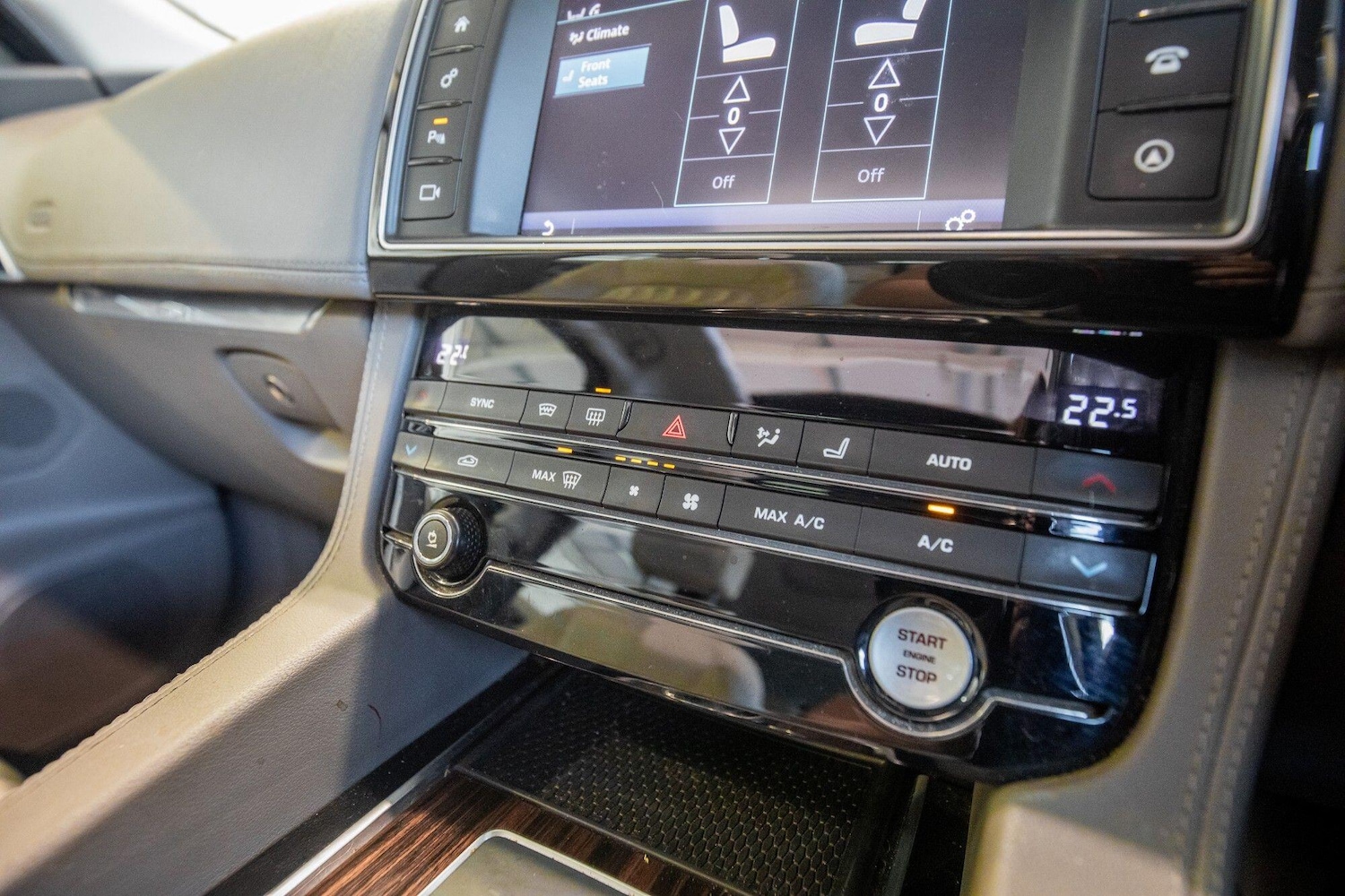 Used Jaguar F-Pace 2017 for sale - 76825162: Photo 29