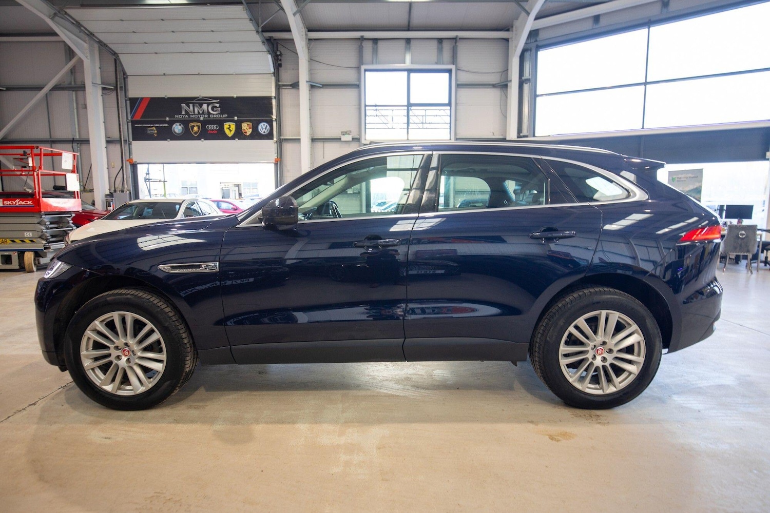 Used Jaguar F-Pace 2017 for sale - 76825162: Photo 34
