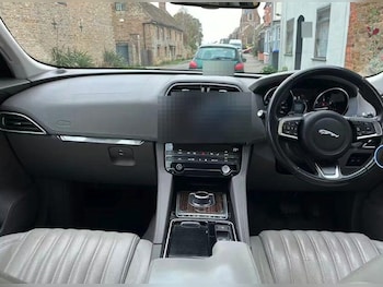 Used Jaguar F-Pace 2017 for sale - 76825162: Photo