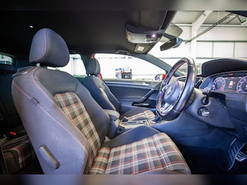 Used Volkswagen Golf 2017 for sale - 78287608: Photo