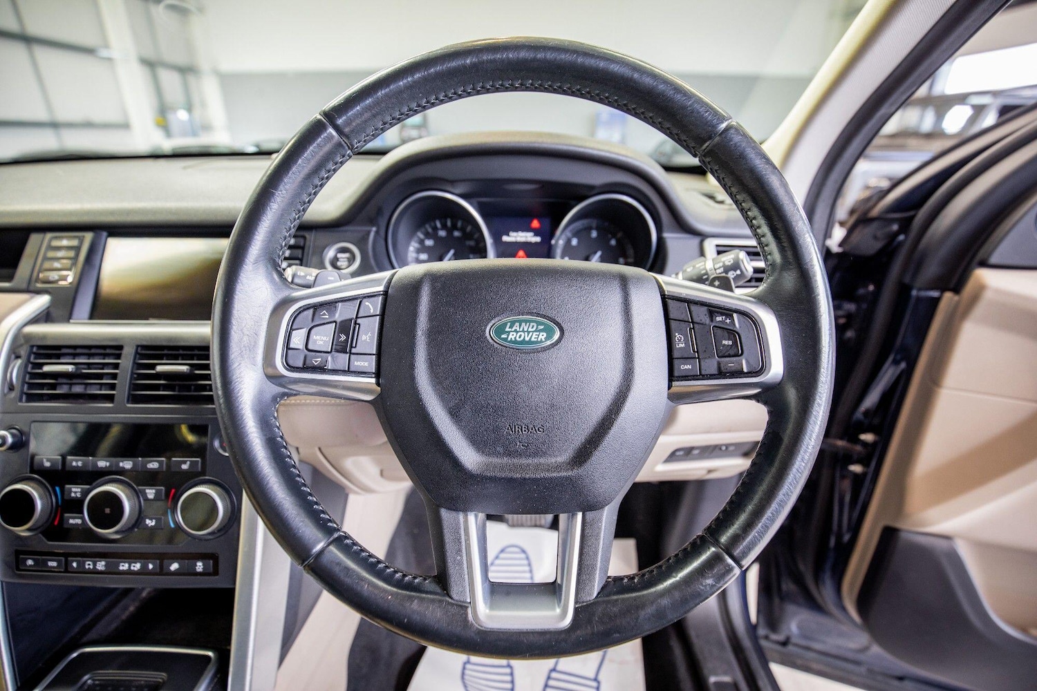 Used Land Rover Discovery Sport 2015 for sale - 76824020: Photo 18