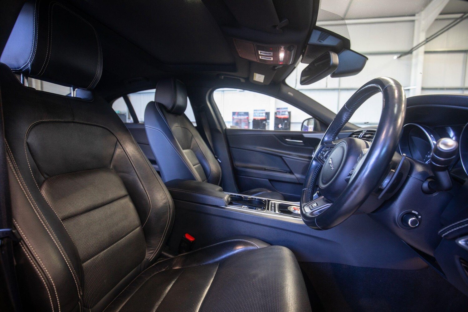 Used Jaguar XE 2016 for sale - 77358972: Photo 15