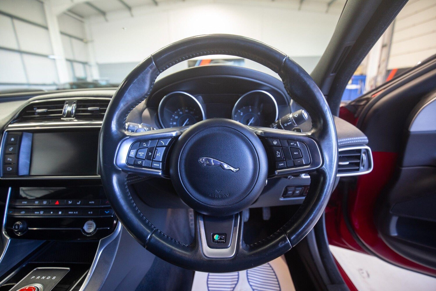 Used Jaguar XE 2016 for sale - 77358972: Photo 17