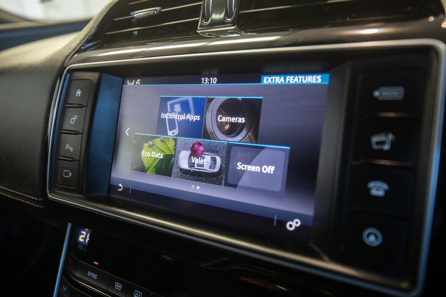 Used Jaguar XE 2016 for sale - 77358972: Photo 24