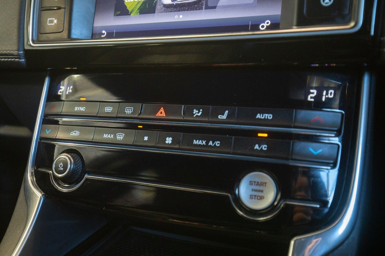 Used Jaguar XE 2016 for sale - 77358972: Photo 26