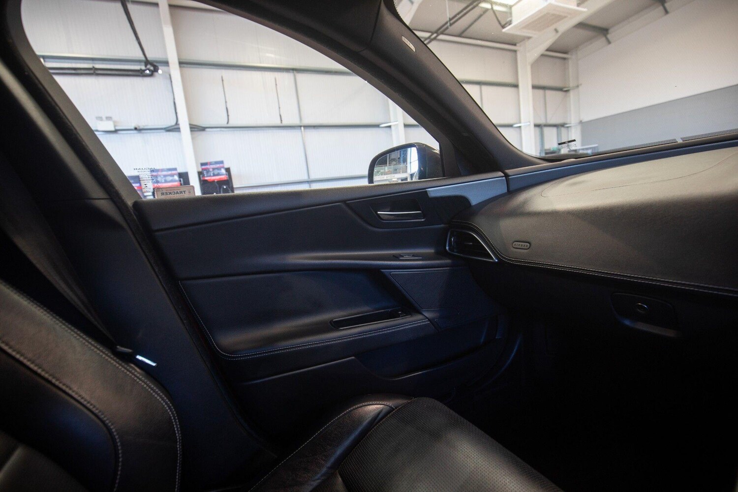 Used Jaguar XE 2016 for sale - 77358972: Photo 30