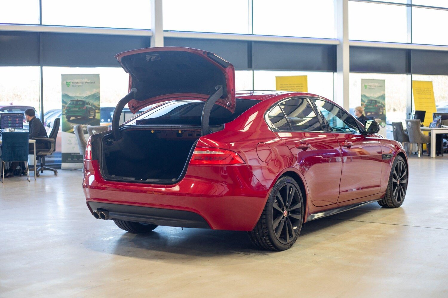 Used Jaguar XE 2016 for sale - 77358972: Photo 37