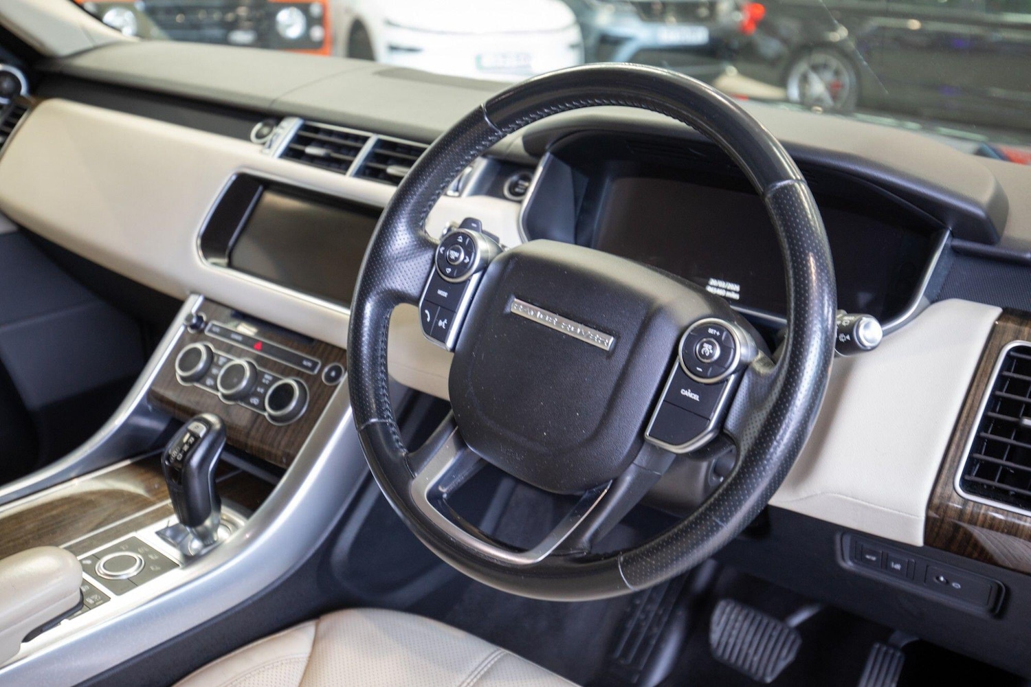 Used Land Rover Range Rover Sport 2017 for sale - 78062589: Photo 2