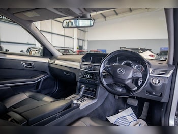 Used Mercedes-Benz E Class 2009 for sale - 76824469: Photo