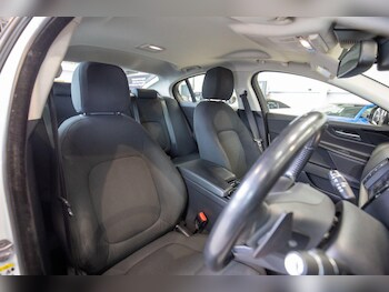 Used Jaguar XE 2017 for sale - 76824008: Photo