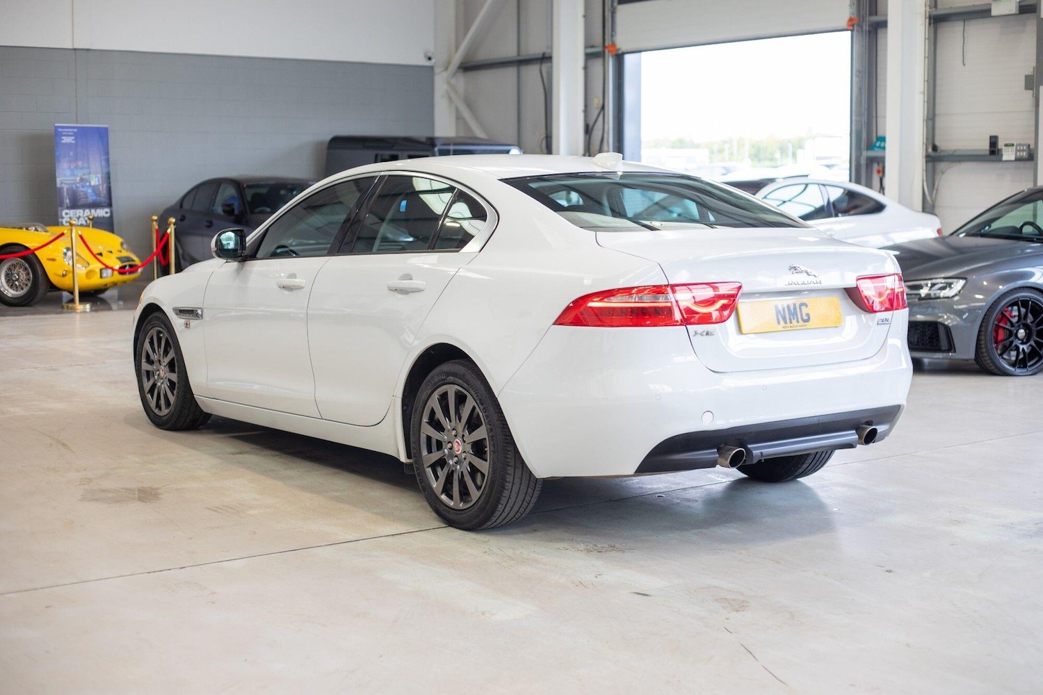 Used Jaguar XE 2017 for sale - 76824008: Photo 4