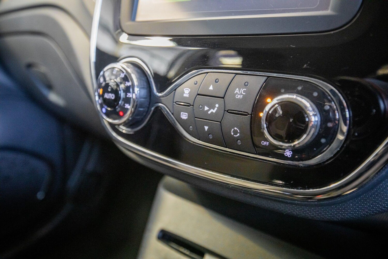 Used Renault Captur 2016 for sale - 77645890: Photo 27