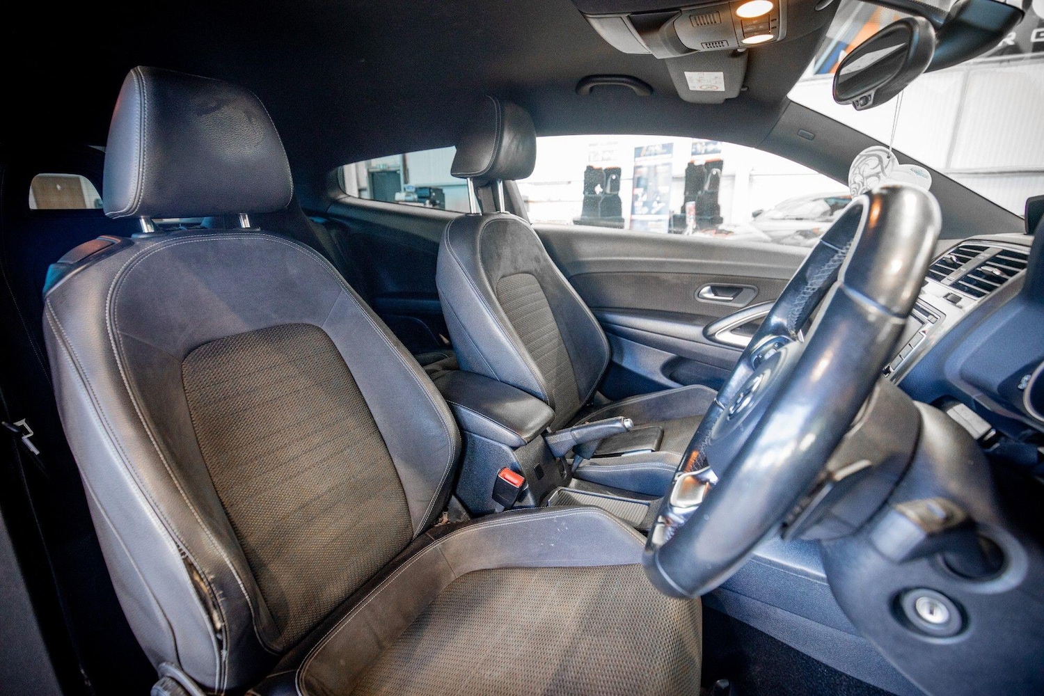 Used Volkswagen Scirocco 2014 for sale - 76825036: Photo 3