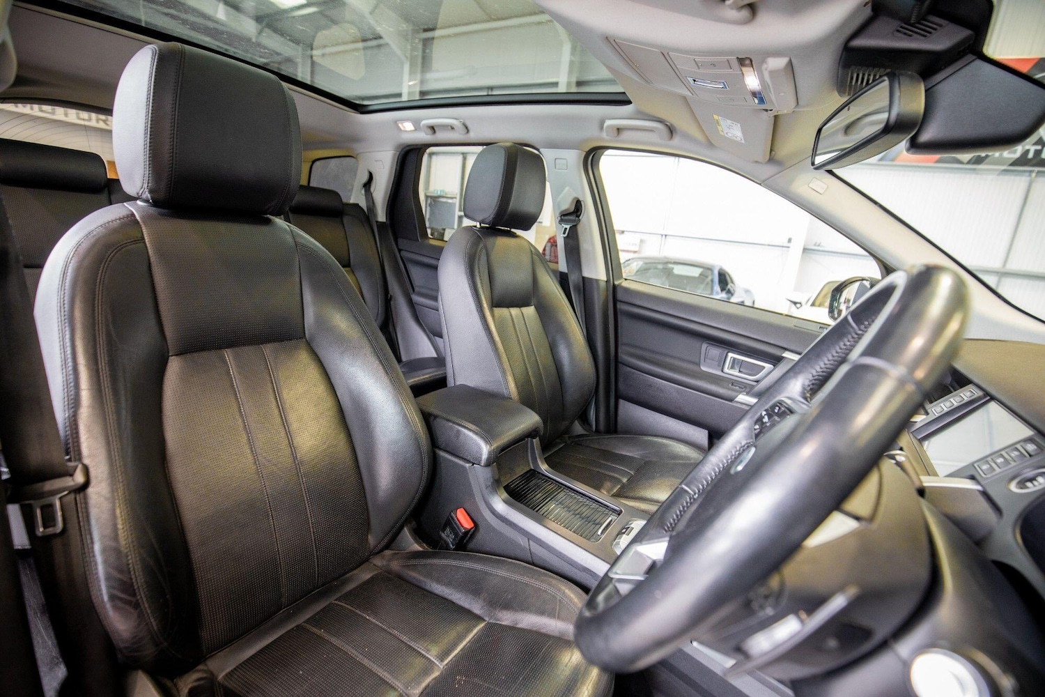 Used Land Rover Discovery Sport 2017 for sale - 76823718: Photo 3