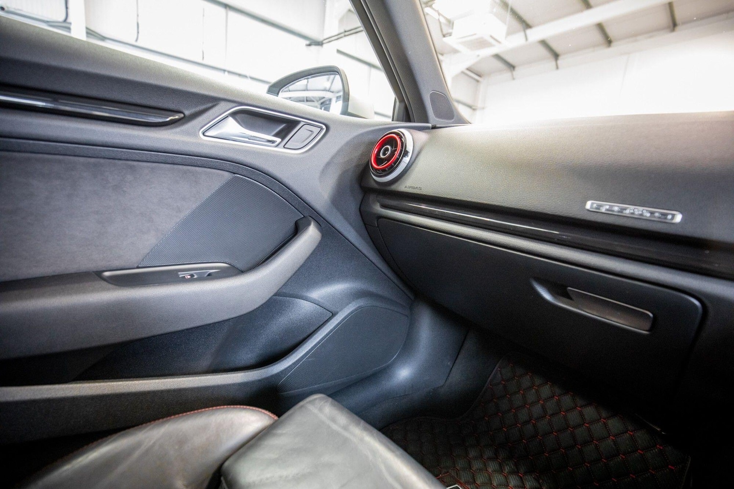 Used Audi RS3 2015 for sale - 77883208: Photo 33