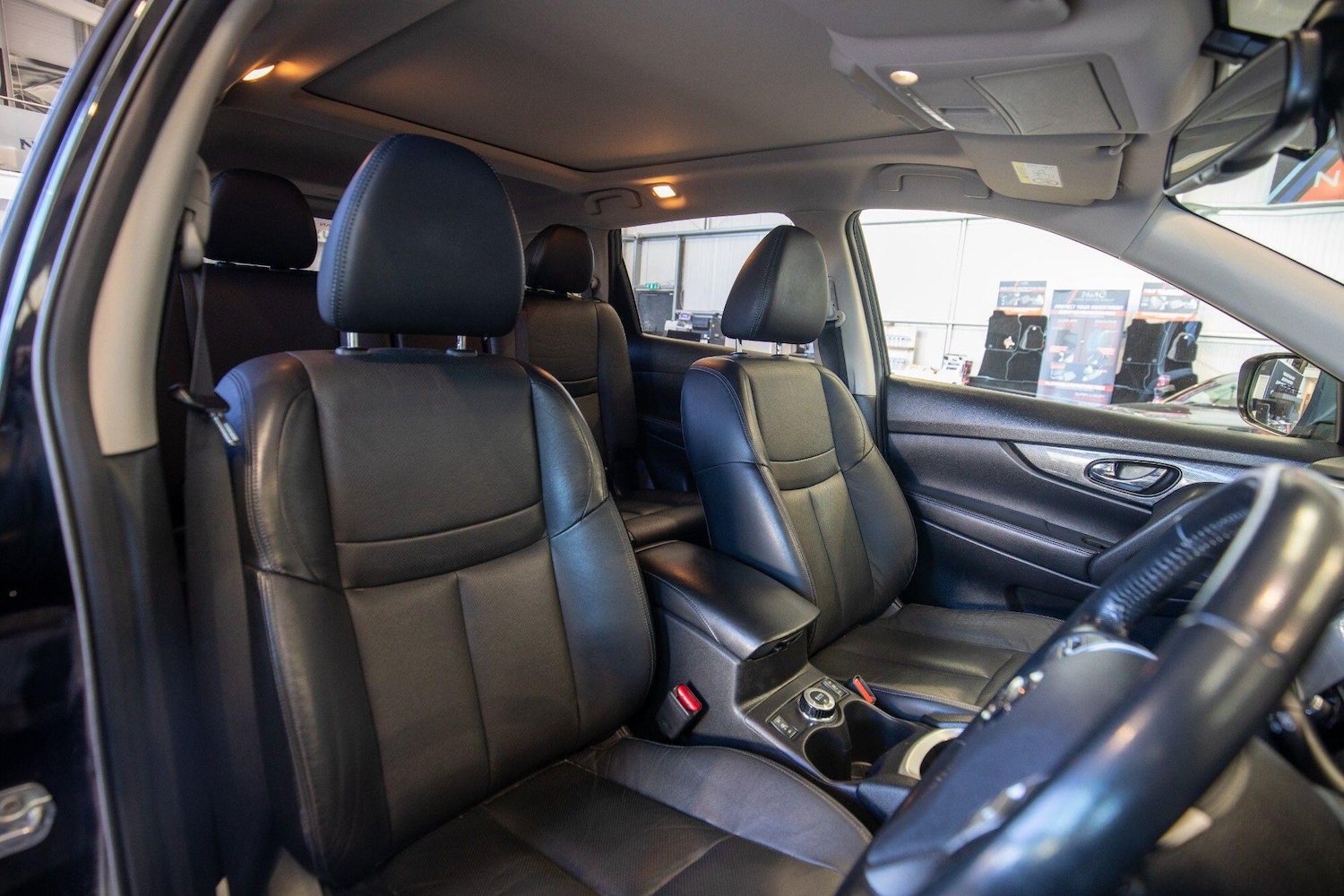 Used Nissan X-Trail 2017 for sale - 76824329: Photo 2