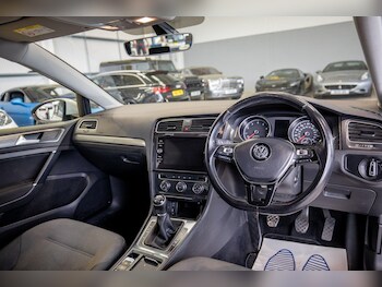 Used Volkswagen Golf 2018 for sale - 77396492: Photo