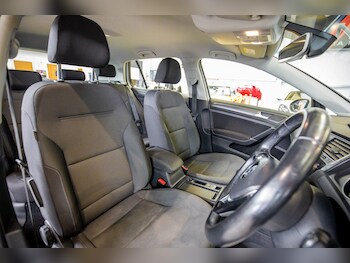 Used Volkswagen Golf 2018 for sale - 77396492: Photo