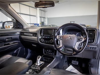 Used Mitsubishi Outlander 2017 for sale - 76824298: Photo