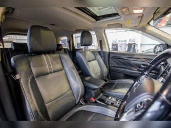 Used Mitsubishi Outlander 2017 for sale - 76824298: Photo