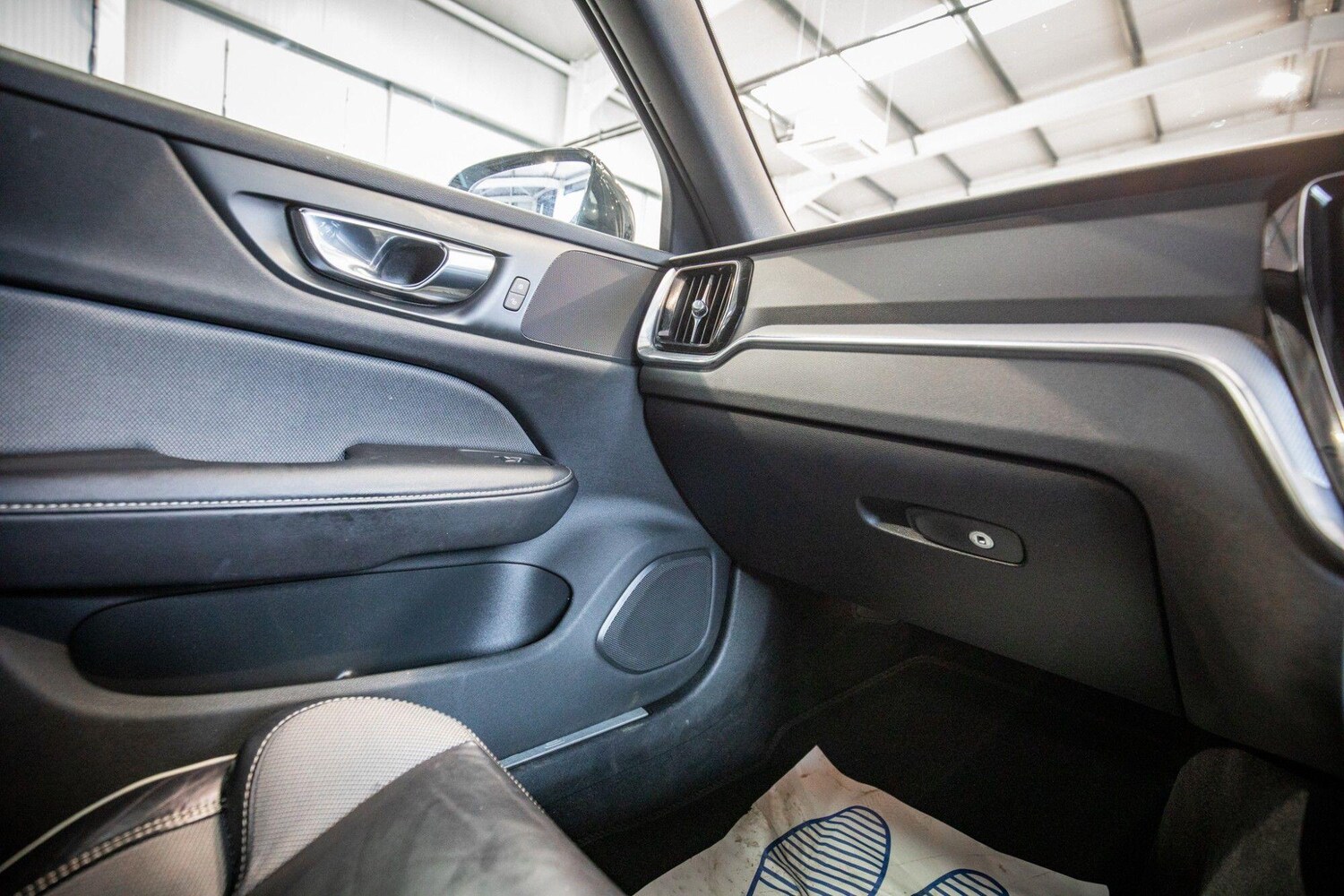 Used Volvo V60 for sale - 78214862: Photo 29