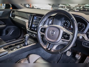 Used Volvo V60 2019 for sale - 78214862: Photo